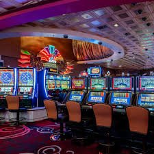Honor of Kings slot reels displaying royal themed symbols and bonus zones